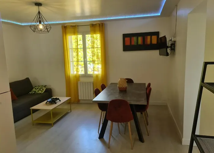 Secteur Coutras - Au Calme- Sejours Professionnels Et Temporaires 아파트